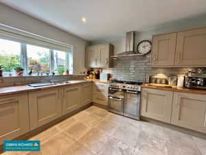 Kitchen- click for photo gallery